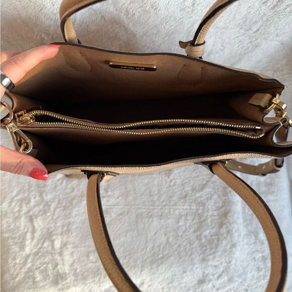 Michael Kors Beige Leather 2-Way Tote - Picture 6 of 10